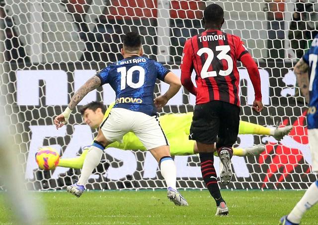 1636360055960043324.jpg Ciprian-Tatarusanu-Lautaro-Martinez-penalty.jpg